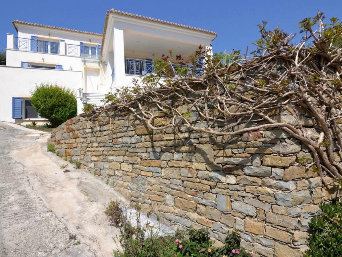 Beautiful Villa In Finikounda Near The Seabeach Exterior photo