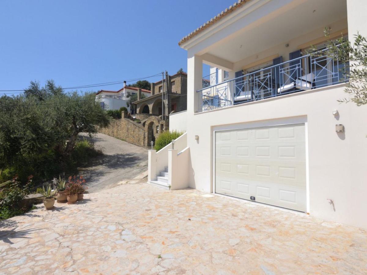 Beautiful Villa In Finikounda Near The Seabeach Room photo